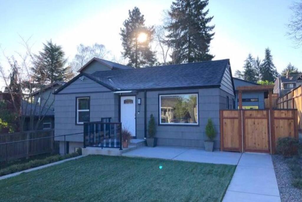 Cozy Crown Hill Carkeek Cottage W/3 Beds, Full Kitchen & Backyard In North Seattle Exterior foto