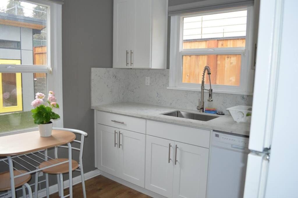 Cozy Crown Hill Carkeek Cottage W/3 Beds, Full Kitchen & Backyard In North Seattle Exterior foto